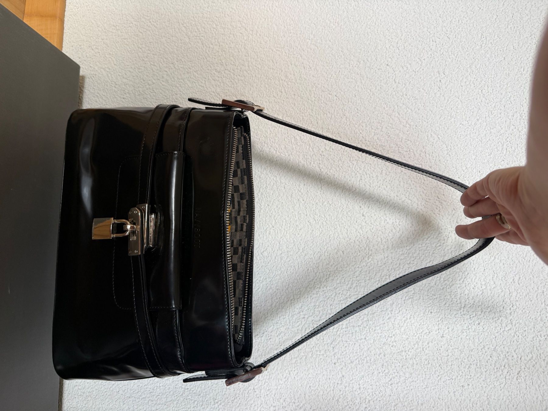 Navyboot Sacs femmes: Navyboot Handtasche aus Lackleder – D'occasion à Zumikon par naiischoen 5