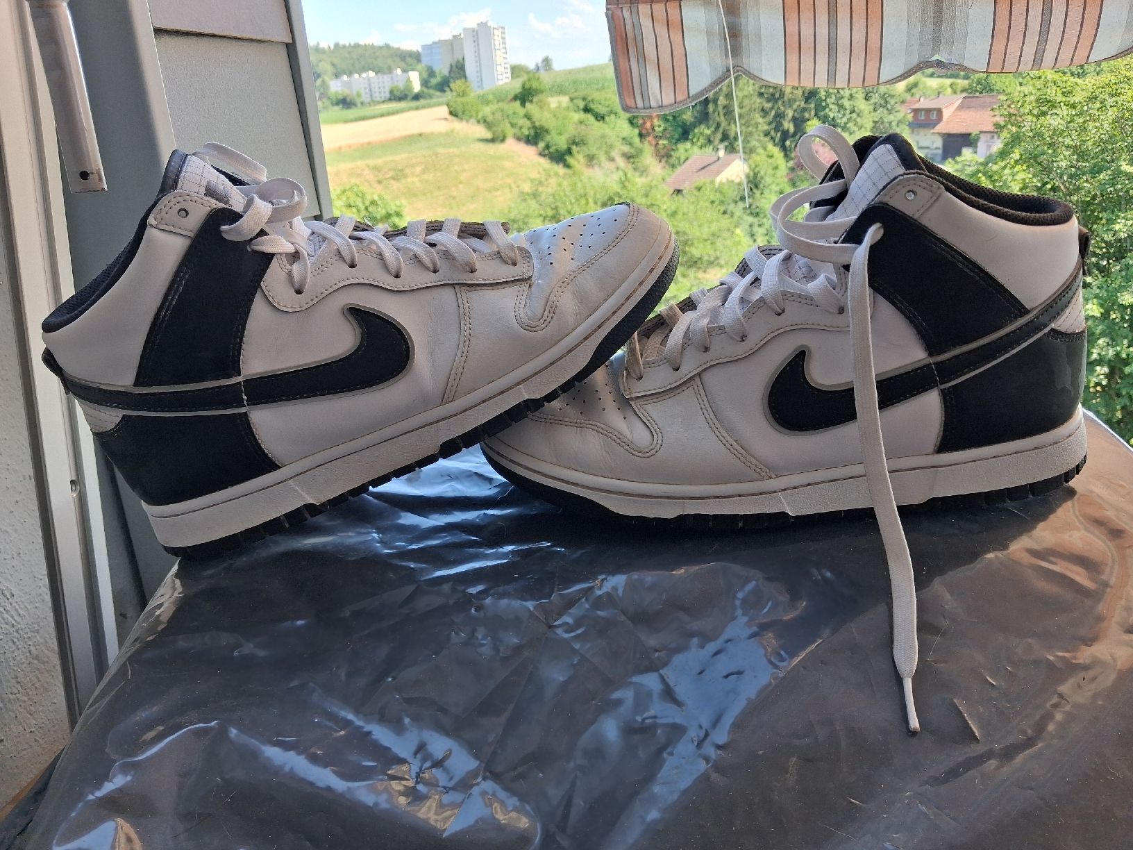 Nike Scarpe da uomo: NIKE Dunk High Retro SE Herren Sneakers 43 Schwarz/Weiss – Usato da Effretikon venduto da SEMOUNA 3