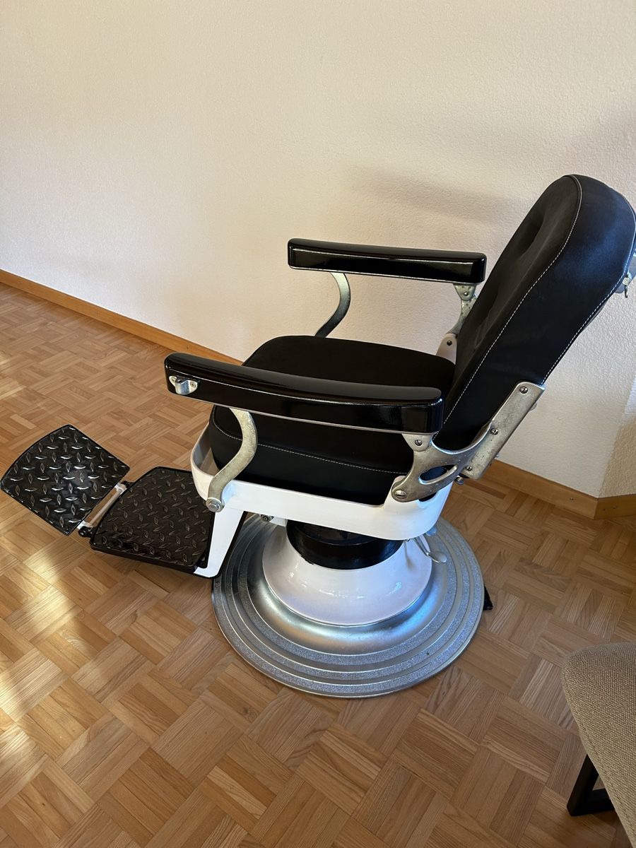 Lettini & sedie per cosmetici: Friseurstuhl  – Usato da Neukirch a.d. Thur venduto da Maxi876