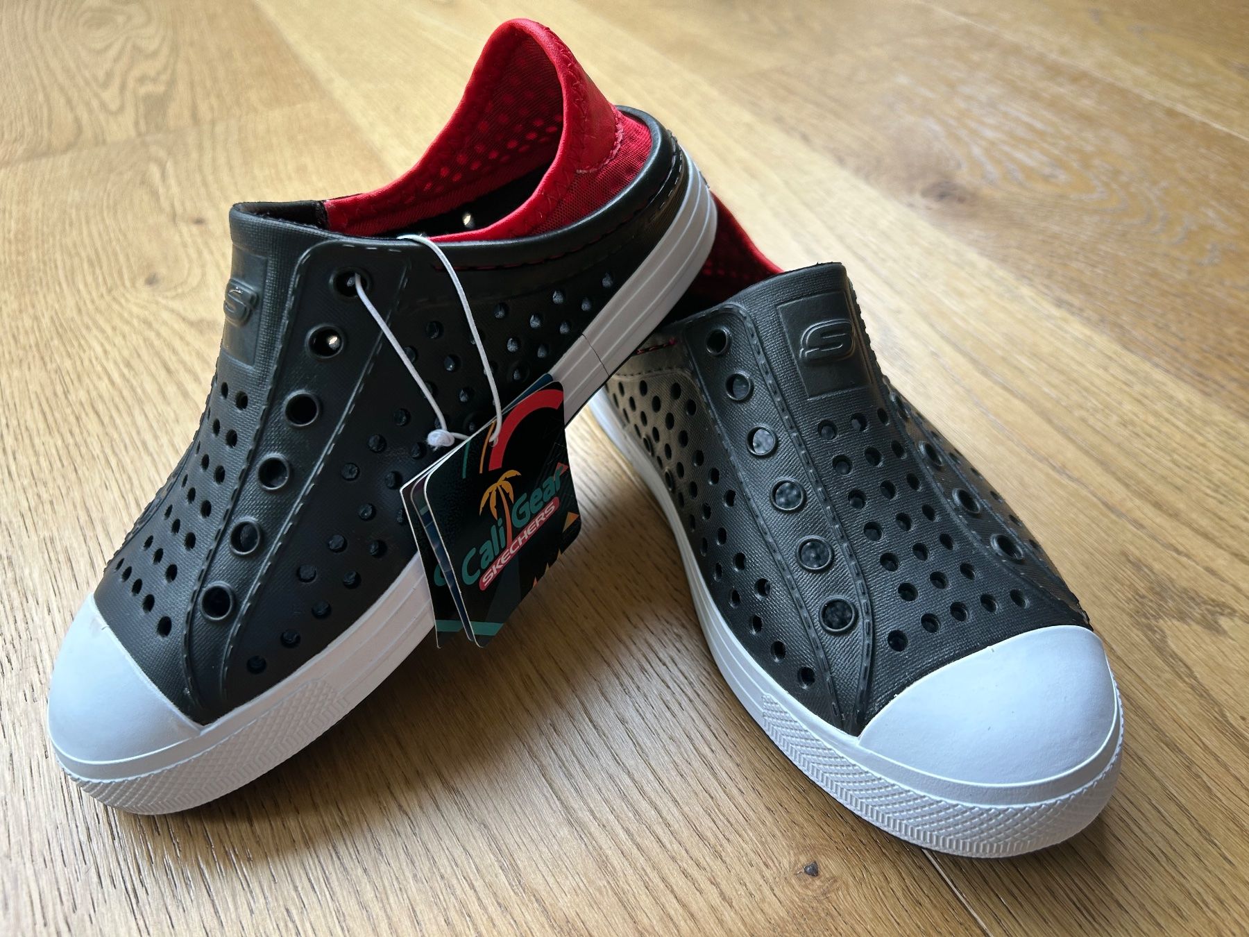 Schuhe für Jungen: Sneaker - Skechers Gr.32 NEU – Neu und originalverpackt aus Rothrist von szc_9dg5