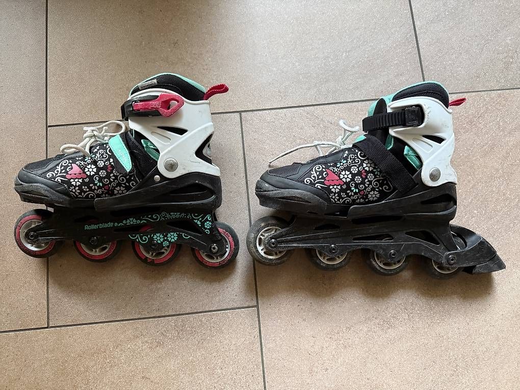 Inline-Skating & Rollschuhe: Inlineskates Grösse 33-38 von Rollerblade – Gebraucht aus Sirnach von CH8370AB
