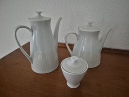Tee- und Kaffeekanne mit Zuckerdose