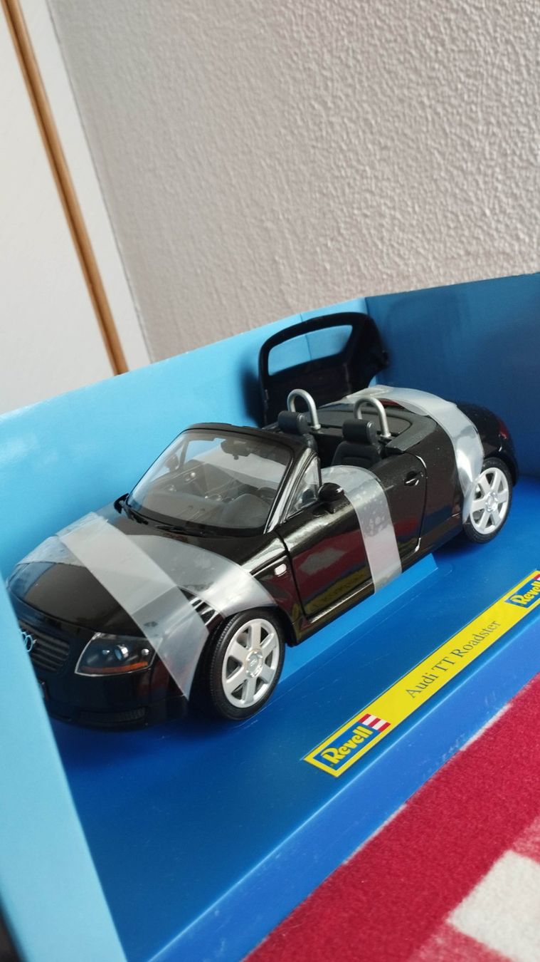 Revell Modellini d'auto: Audi TT Roadster – Usato da Chur venduto da oriori
