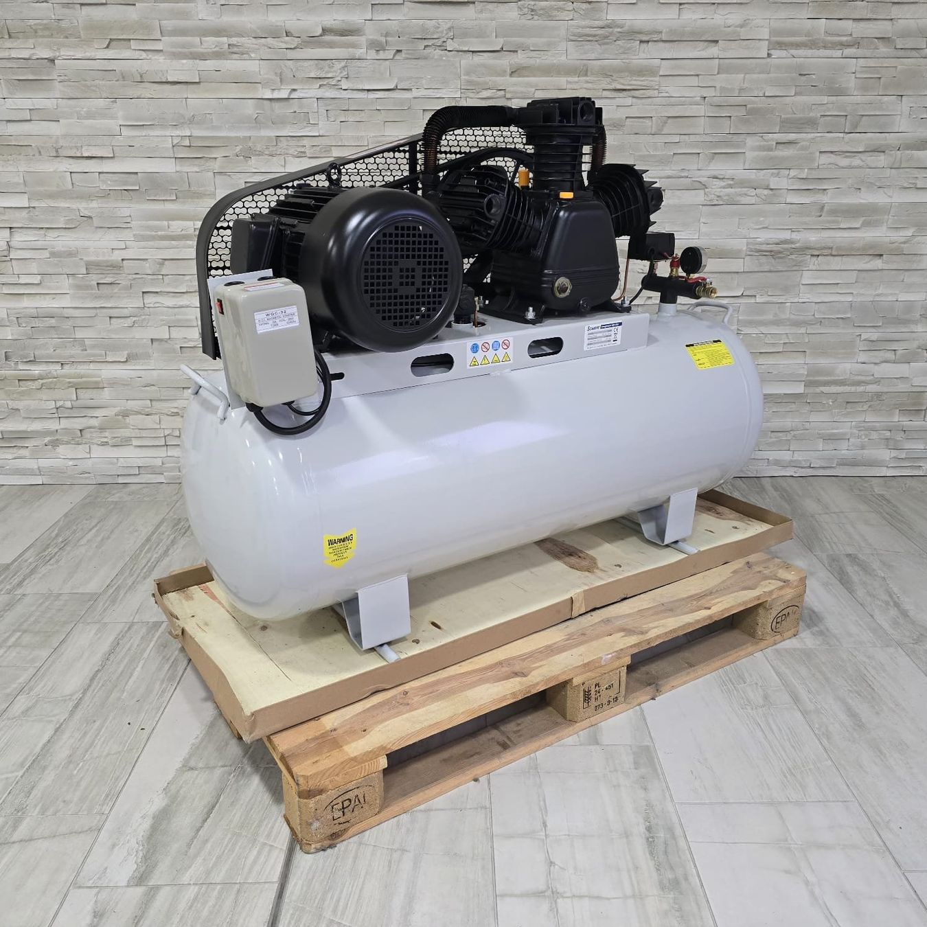 Kompressoren: Druckluft Kompressor 200 Liter - 7.500W Druckluftkompressor – Neu (gemäss Beschreibung) aus Baar von Werkzeugzentrum 4