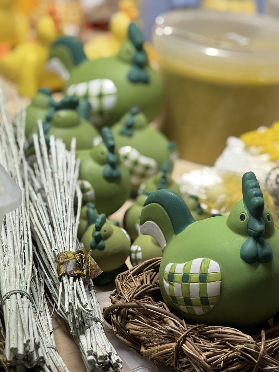 Alle Dekorationen: Dekoration, Möbel Auflösung (Ostern, Weihnachten, Holzauto) – Gebraucht aus Langenthal von Vendere1 6