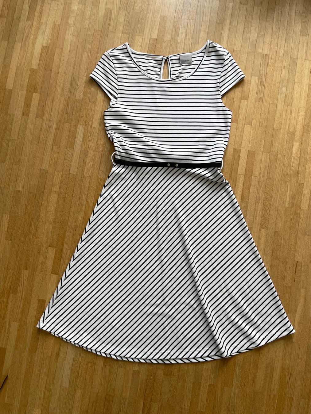 Vero Moda Vestiti: Kleid grösse 36 – Usato da Zürich venduto da KC123