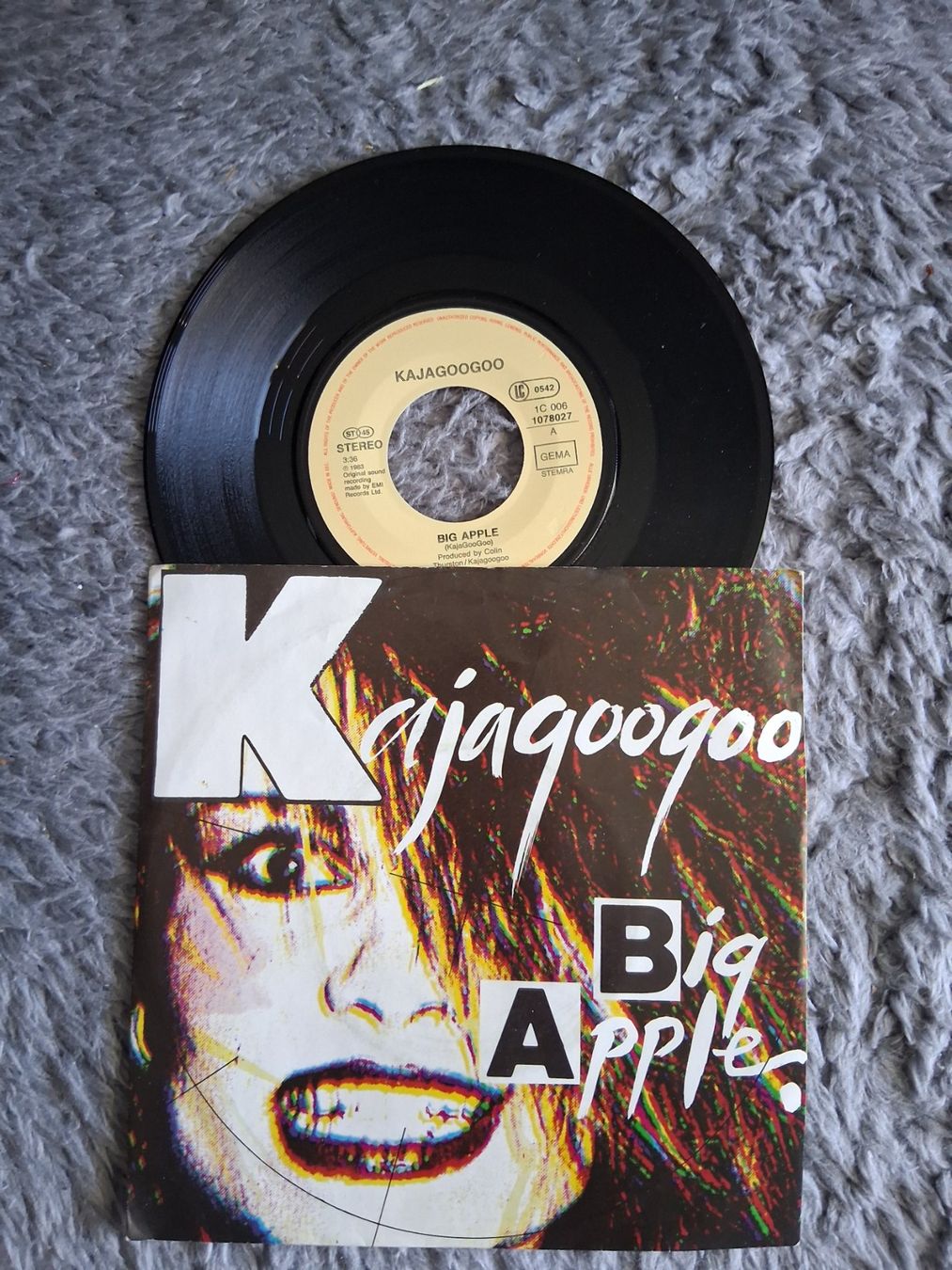 Dischi in vinile: KAJAGOOGOO     BIG APPLE   7 VINYL SINGLE – Usato da Wetzikon ZH venduto da Ramones01