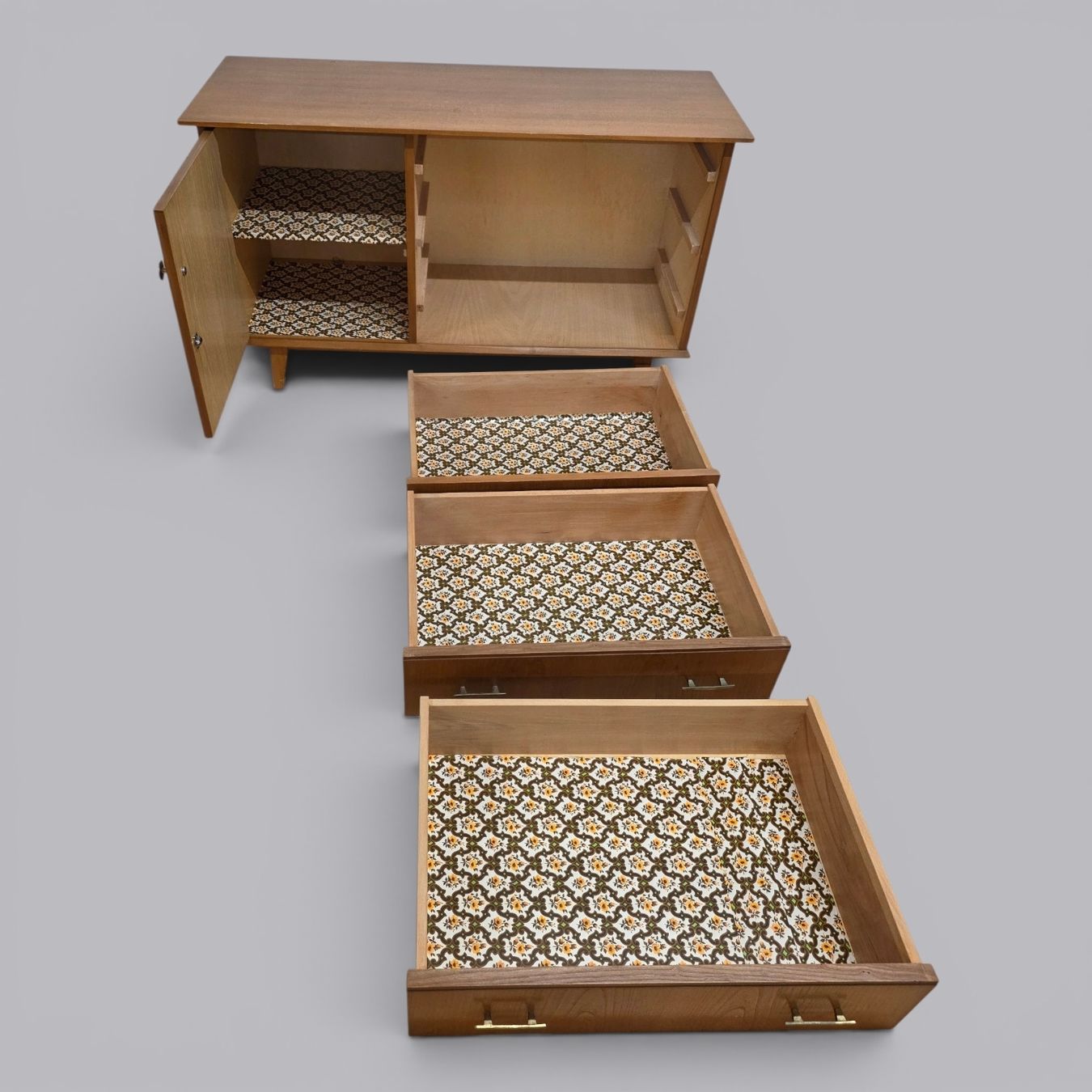 Commodes: Mid Century Kommode – D'occasion à Rieden AG par RuvensBrocki 3