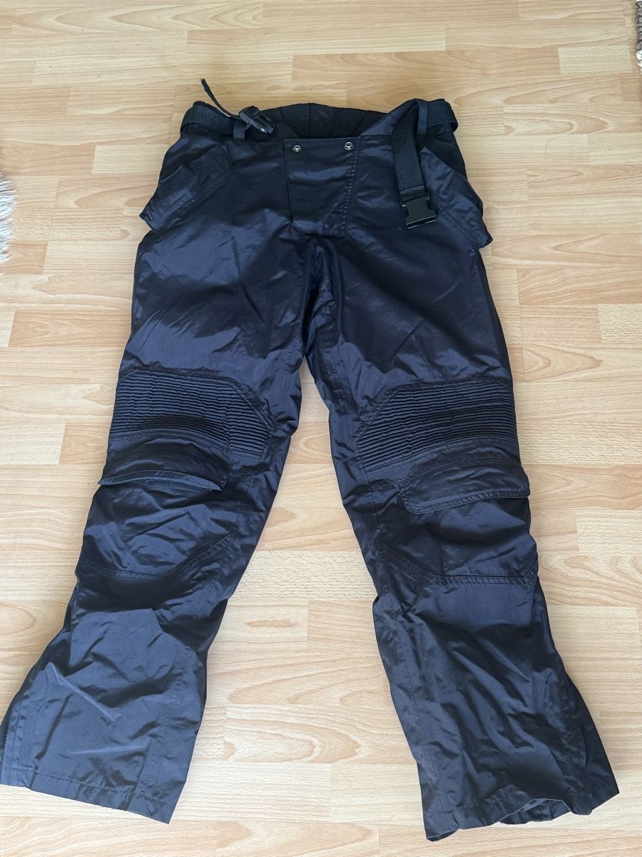 Hosen: ISS Motoradhose, Grösse L, Schwarz – Gebraucht aus Zürich von pilatus777