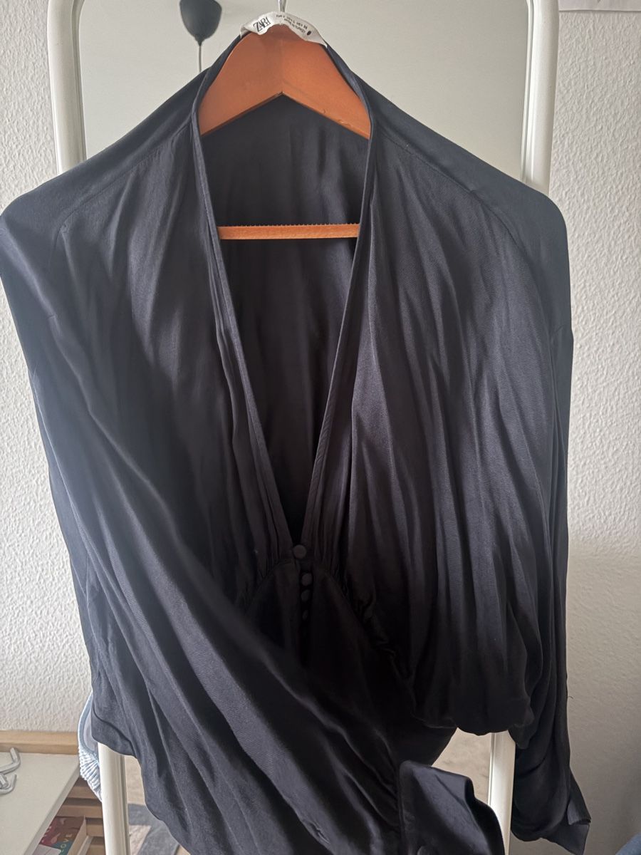 Zara Camicette: Bluse Zara schwarz Knöpfe Langarm – Usato da Zürich venduto da jul_5mhx