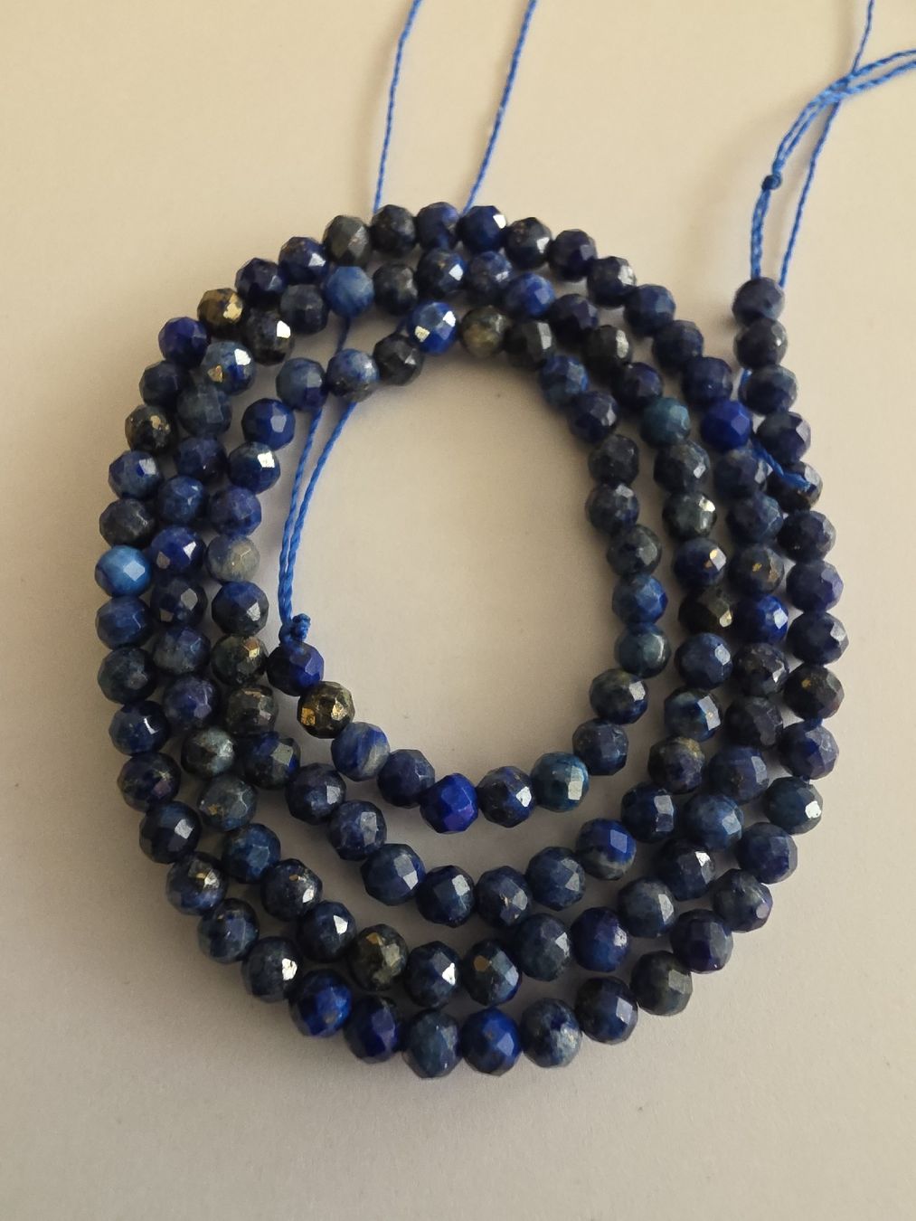 Minerali & Pietre curative: Lapislazuli facettiert 3mm. Strang – Nuovo e nell'imballaggio originale da Menziken venduto da Mirager 1