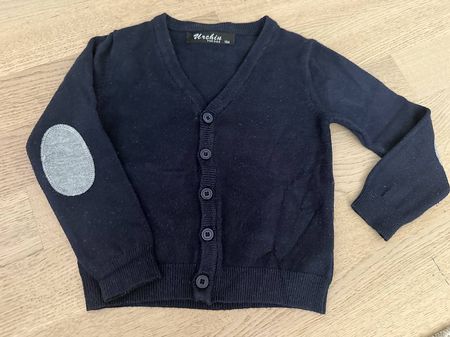 Pullover mit Knopfe