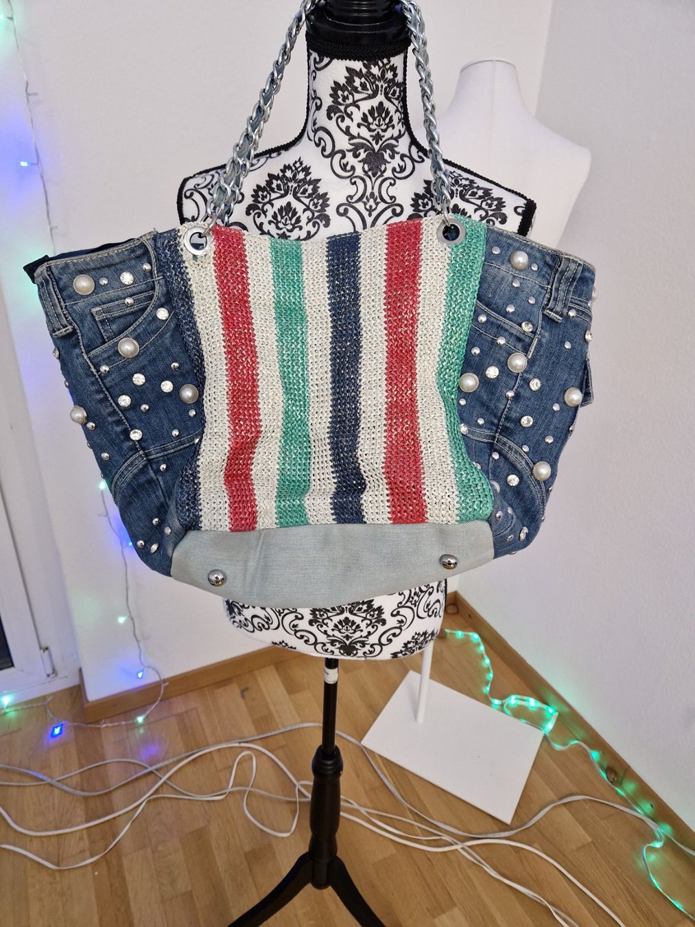 Borse da donna: Stylische Jeans-Tasche mit Perlen und Kette – Usato da Glattbrugg venduto da hap_8w8v