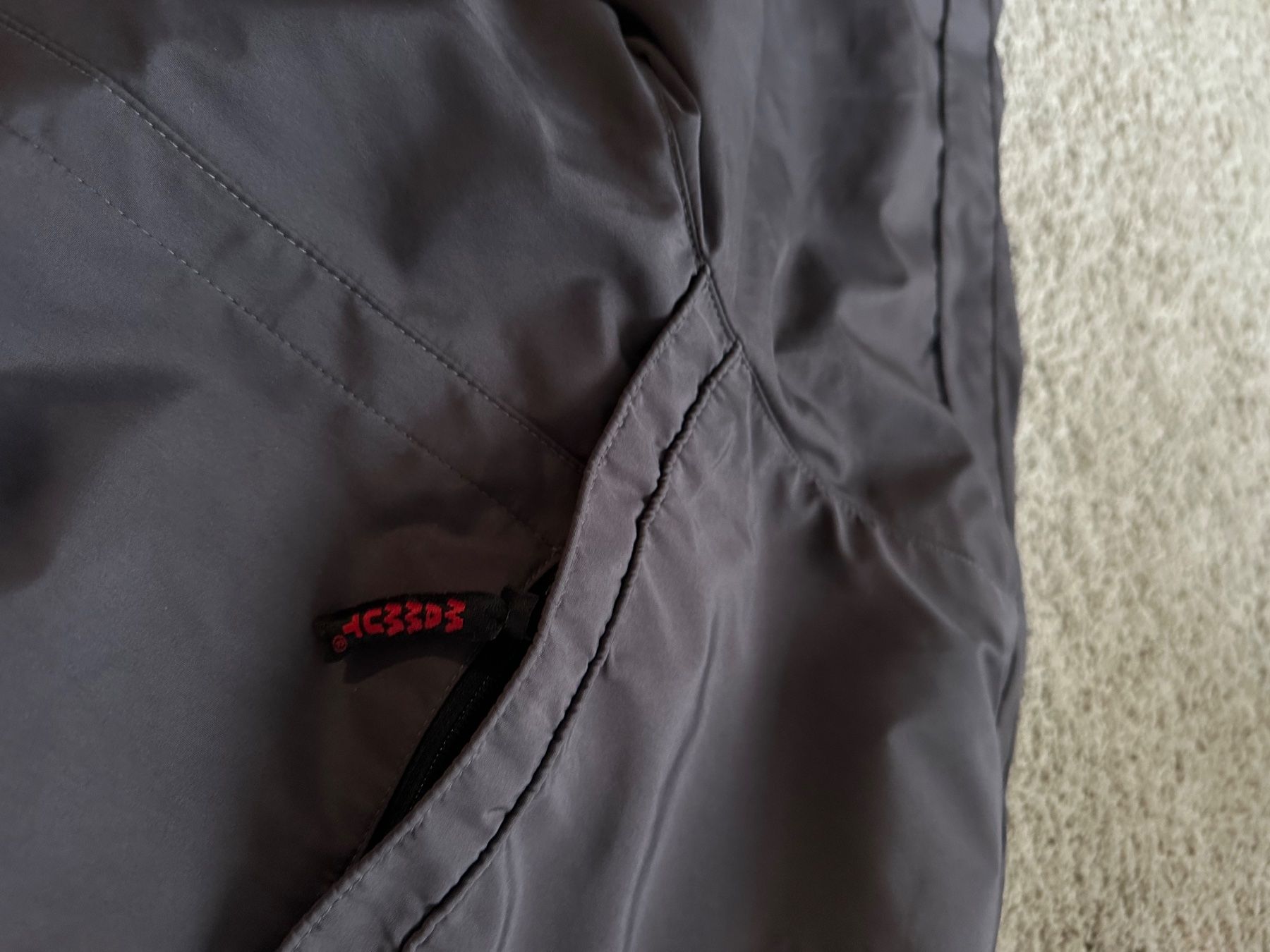 Mammut Giacche: Mammut Winter Jacke, Grösse L, Grau! – Usato da Basel venduto da olo..ir 2