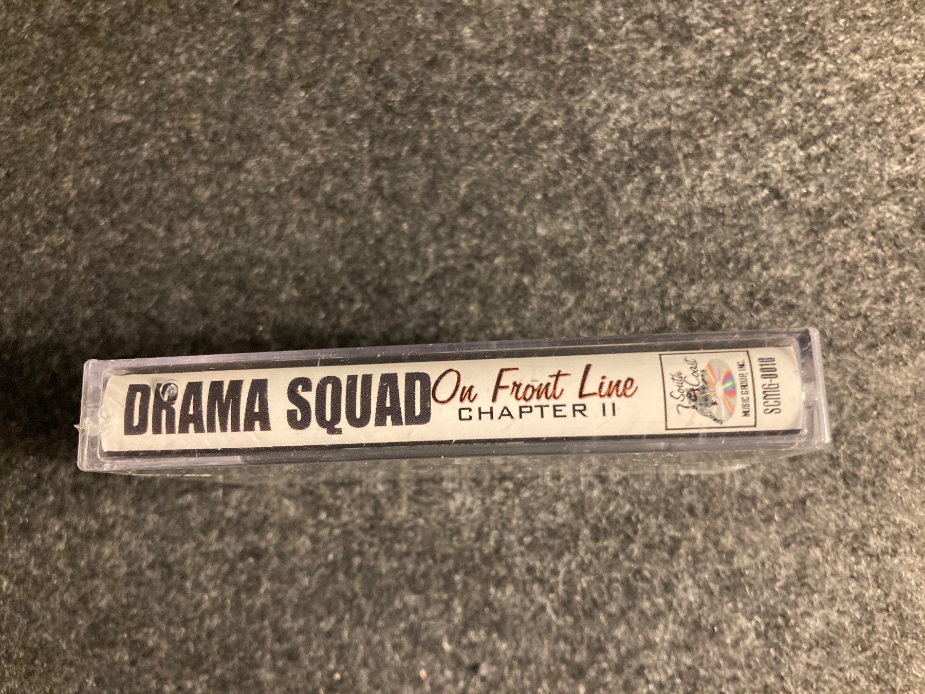 Musicassette: Drama Squad - On Front Line (Chapter II) (MC) – Nuovo e nell'imballaggio originale da Fribourg venduto da Karushi 1