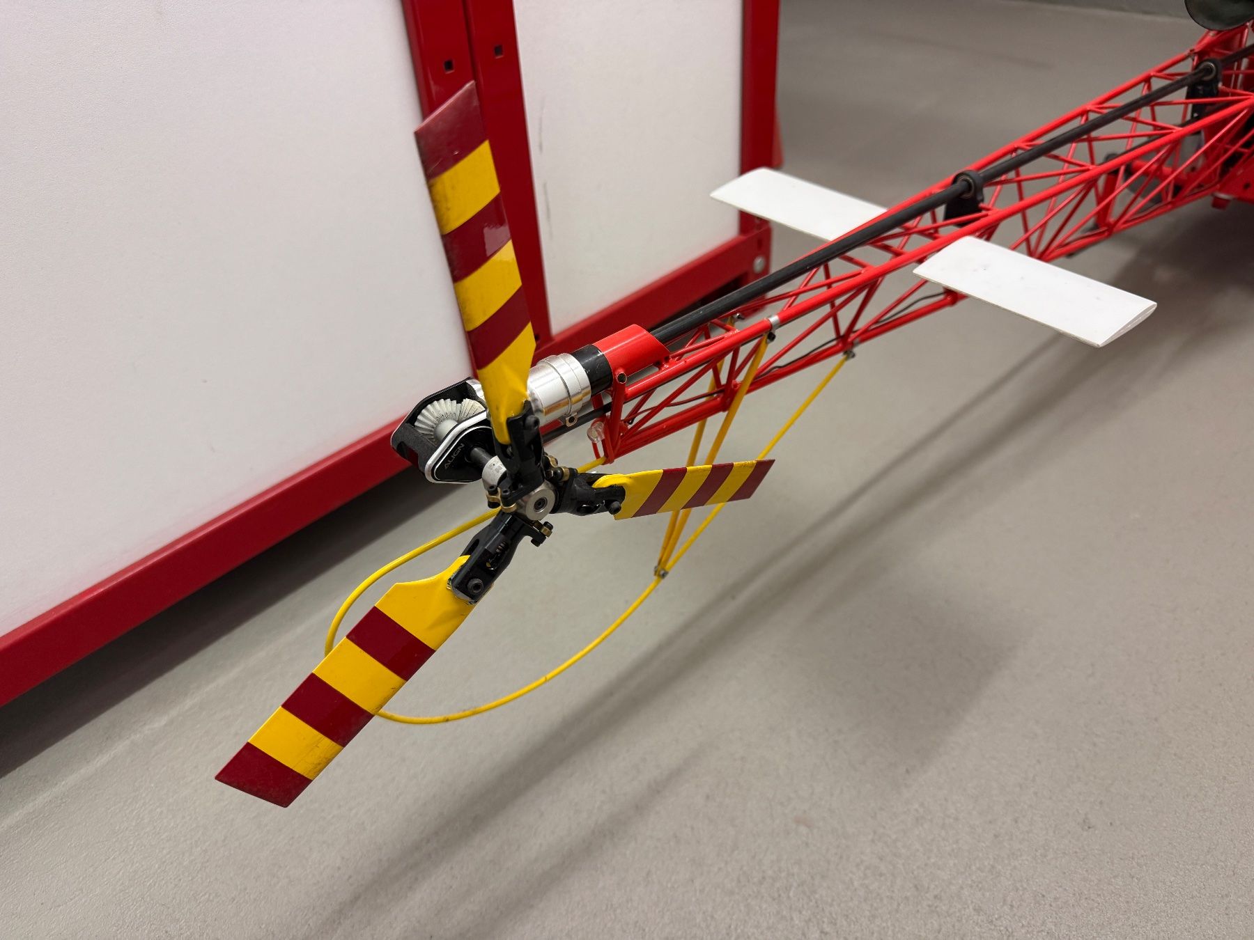 RC Kits de montage: 700er Lama – D'occasion à Gunzgen par Aufderalp 2