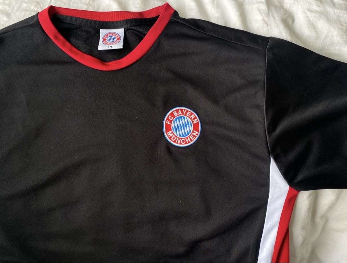 Bayern München Maillots de corps & Pantalons: Bayern München Tricot – Neuf (Voir description) à Möhlin par ser_85rz