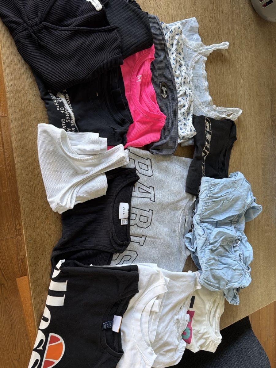 Lotti di vestiti: Sommer Kleiderpaket, Gr. M – Usato da Widnau venduto da schetti12