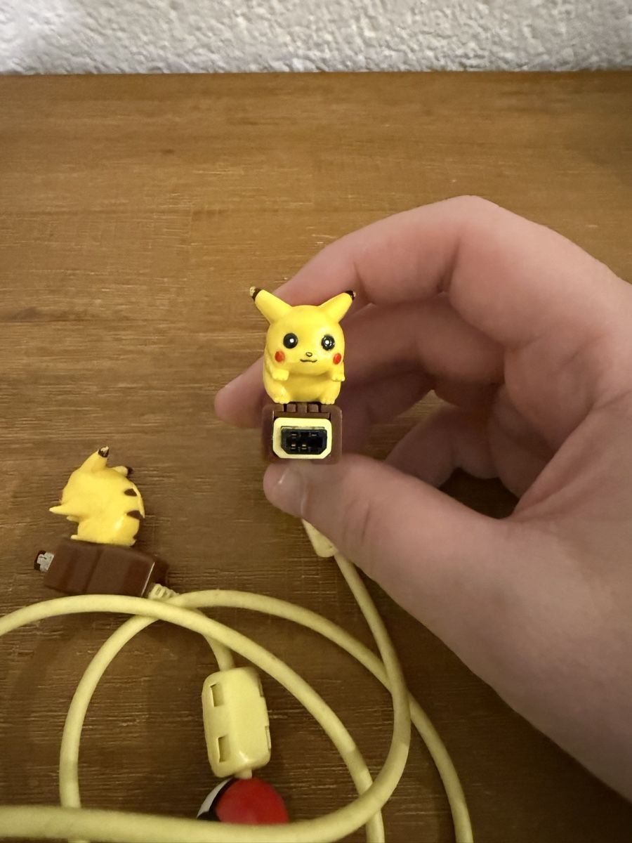 Nintendo Console: Nintendo Gameboy Link Kabel Pokemon Pikachu – Usato da Schliern b. Köniz venduto da 505SR2.0 1