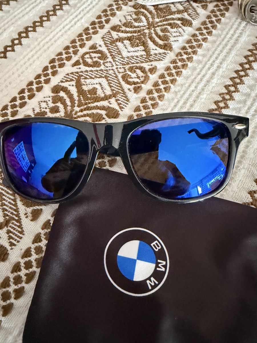 BMW Brillen & Gläser: Lunette de soleil BMW neuve  – Neu und originalverpackt aus La Chaux-de-Fonds von CGL_watches16y 2