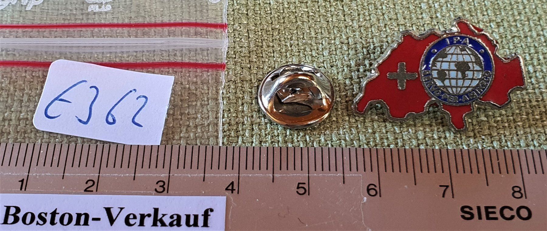 Placchette & Badge: E362 - Pin Schweiz I.P.A. SERVO PER AMIKECO – Usato da Reinach BL venduto da Boston-Verkauf 2
