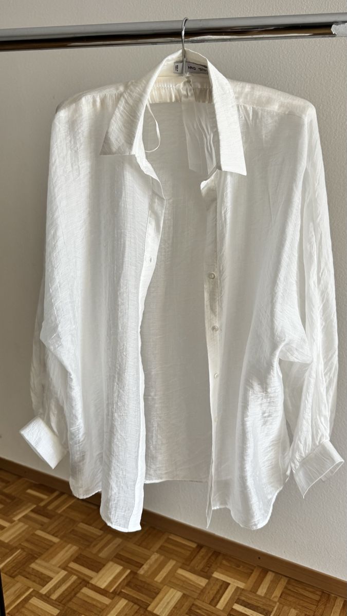 Mango Blusen: Mango Bluse. Neu! – Neu (gemäss Beschreibung) aus Schaffhausen von R_Muzh