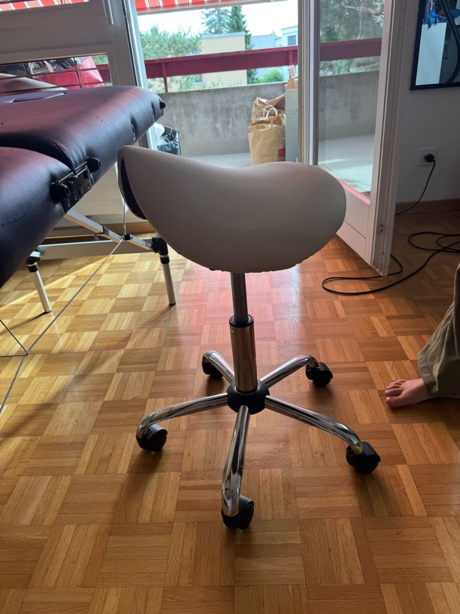 Dispositivi per massaggi: Massage Stuhl  – Usato da Tafers venduto da xhe_wnm6