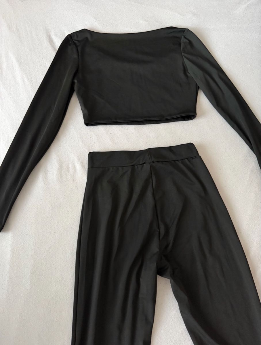 Lotti di vestiti: Schwarzes zweiteiler Sportset – Nuovo (secondo la descrizione) da Oftringen venduto da soraia.i 3