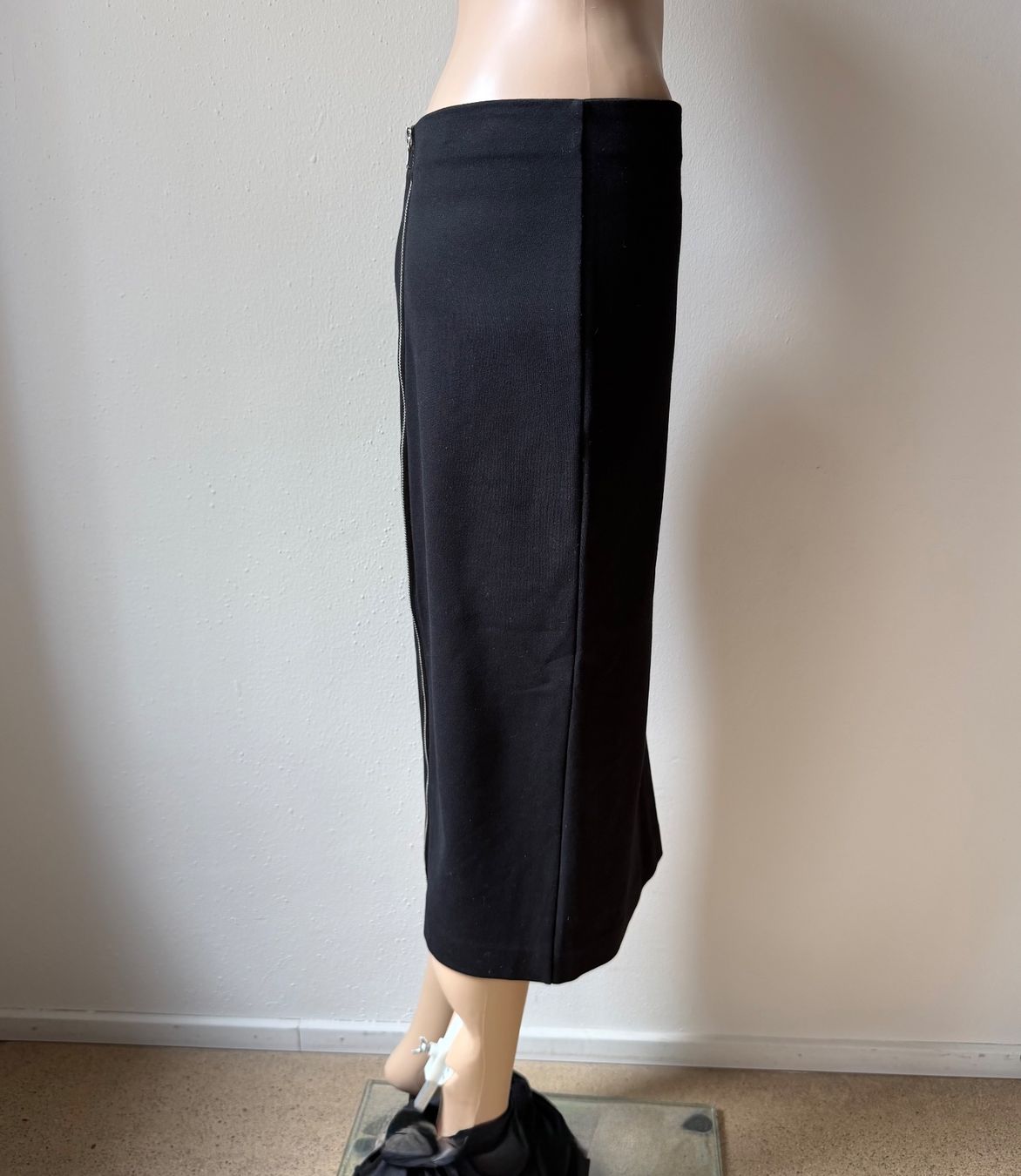 Röcke: McQ Bleistiftrock 🖤 – Gebraucht aus Zürich von ClosetQueen 5