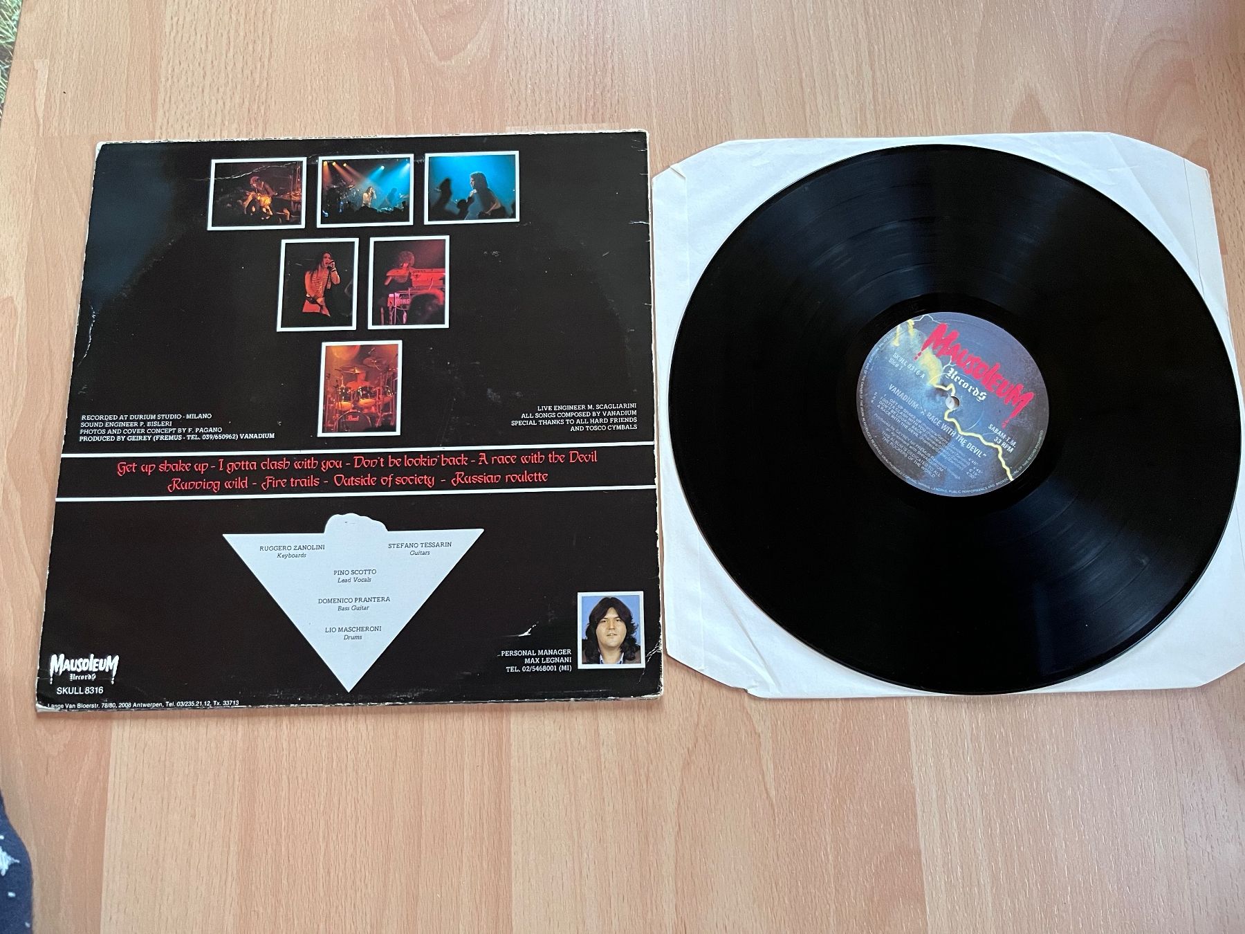 Dischi in vinile: Vanadium - A race with the Devil – Usato da Giebenach venduto da Wurlitzer70 1