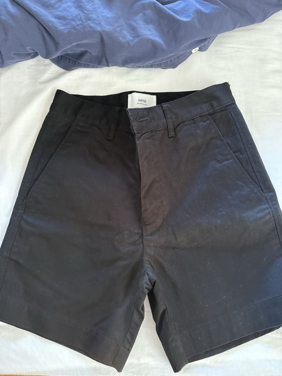 Pantaloni: Short, ami Paris – Usato da Vésenaz venduto da lia_9ljt
