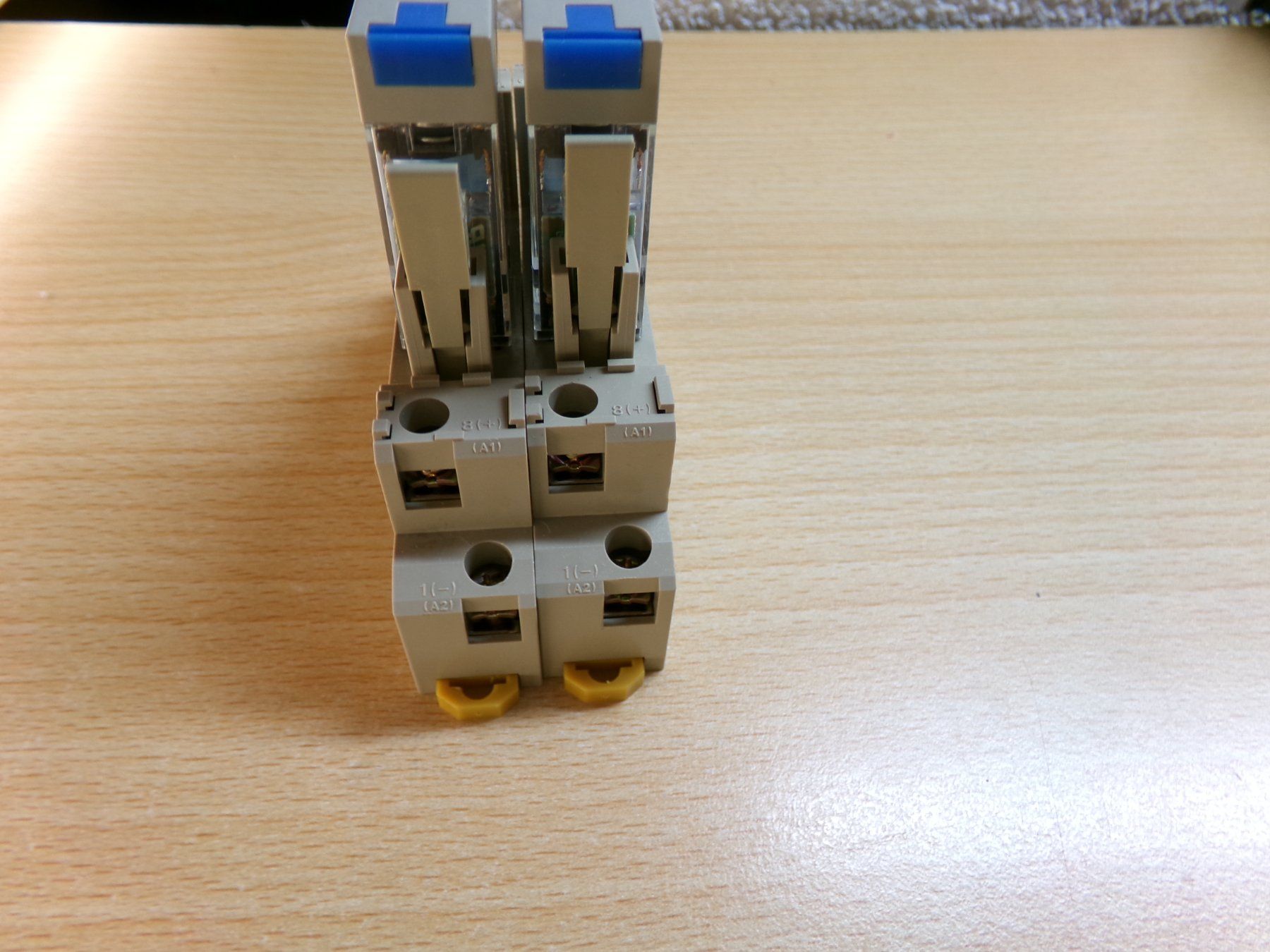 Omron Elektronikbauteile: 2 Relais 24VDC 2 Umschalt Omron – Gebraucht aus Hombrechtikon von Maloev17 4