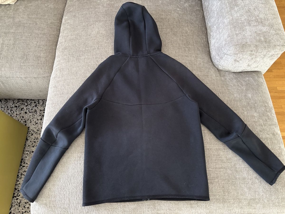 Nike Giacche & Cappotti: Nike Tech Veste – Usato da Genève venduto da matilda02 1