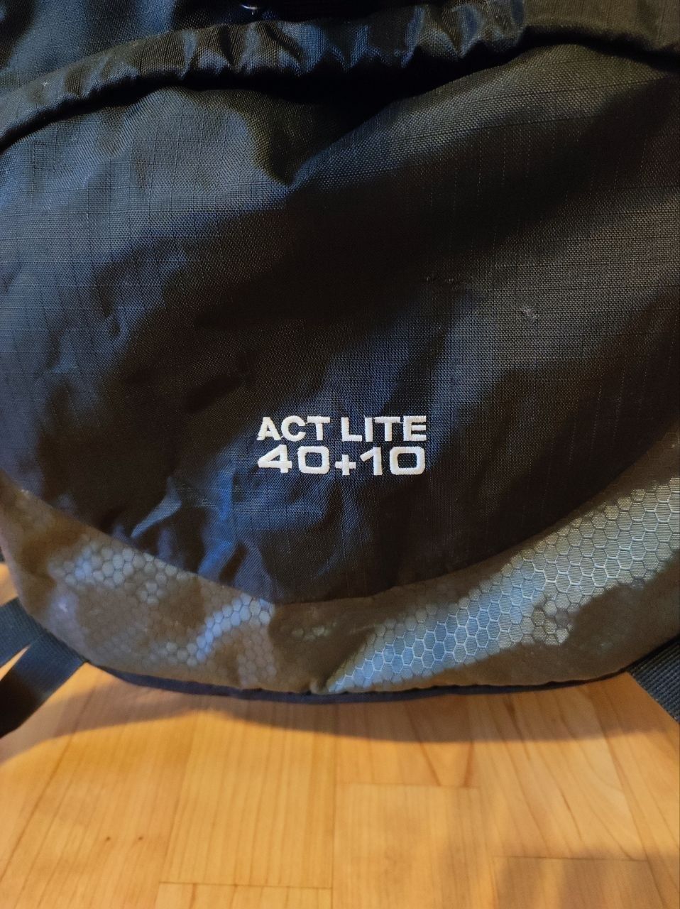 Deuter Zaini: Deuter ACT Lite 40+10 Trekkingrucksack / Wanderrucksack – Usato da Brugg AG venduto da AlpWander 9