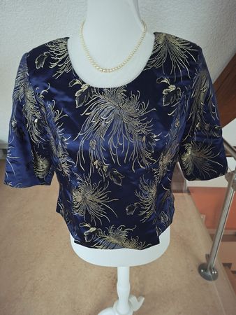 Blaue Bluse mit goldigem Dekor, Modeco Zürich, ca.Gr. 38/40