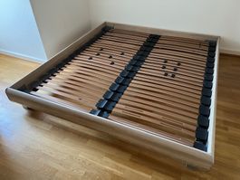 Bett mit Lattenrost 180 cm x 200 cm