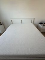 Bettgestell weiss mit Lattenrost und Matratze 160x200cm