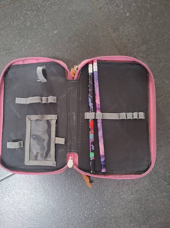 Schüler-Etuis: Drefach Etui Step by Step – Gebraucht aus Etziken von v.z 2