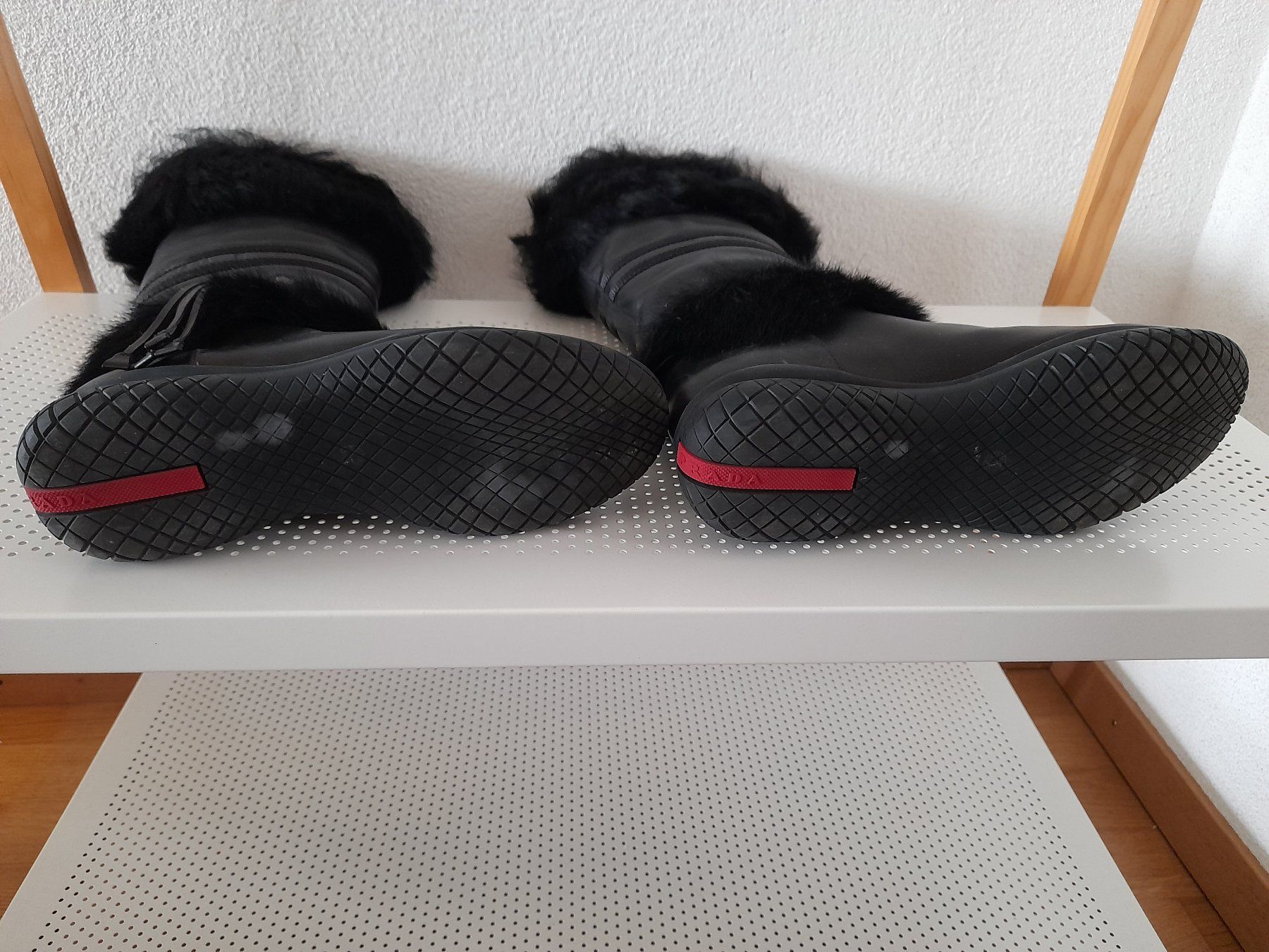 Prada Scarpe da donna: Bottes noires Prada – Usato da Mont-sur-Lausanne venduto da Pioutch 2