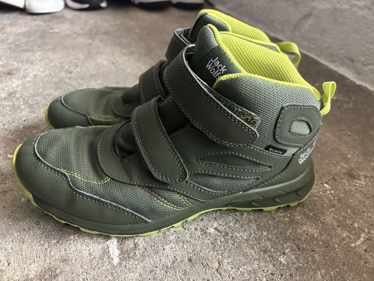 Jack Wolfskin Scarpe per ragazzi: Jack Wolfskin Wanderschuhe Jungs, Grösse 37 – Usato da Büren an der Aare venduto da Nikito2001