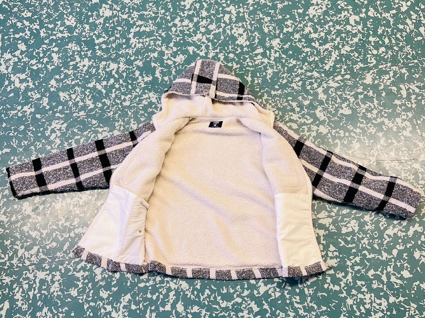 Vestes: FSBN Plaid Sherpa Lined Jacket Size L Good Condition – Neuf (Voir description) à Fribourg par FUJAY-AT123 1