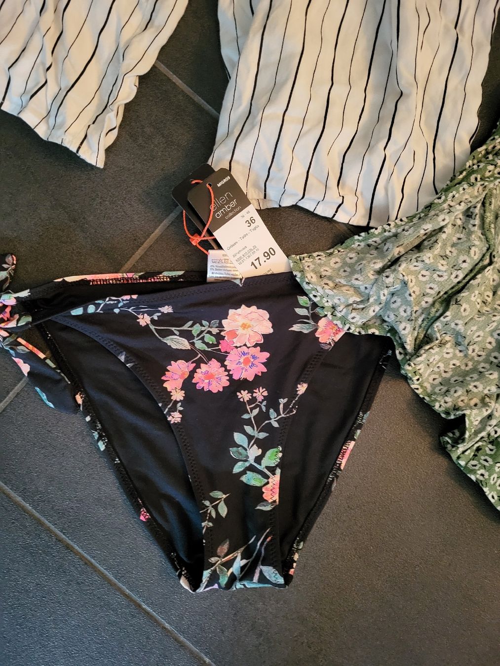 Lots de vêtements: Kleiderpaket - Versand möglich – D'occasion à Matzendorf par hauli2 5