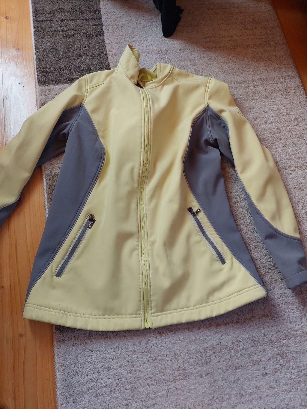 C&A Jacken: Übergsngs-Jacke soft shelGr 44 – Gebraucht aus Landquart von Cedes 2