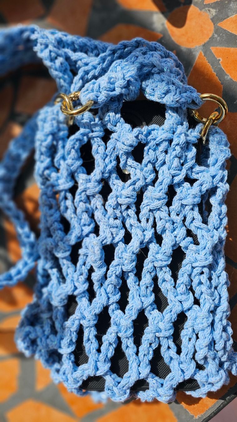 Borse da donna: Wunderschönes Handytäschli handgefertigt hellblau – Nuovo e nell'imballaggio originale da Fehraltorf venduto da lisam16 1