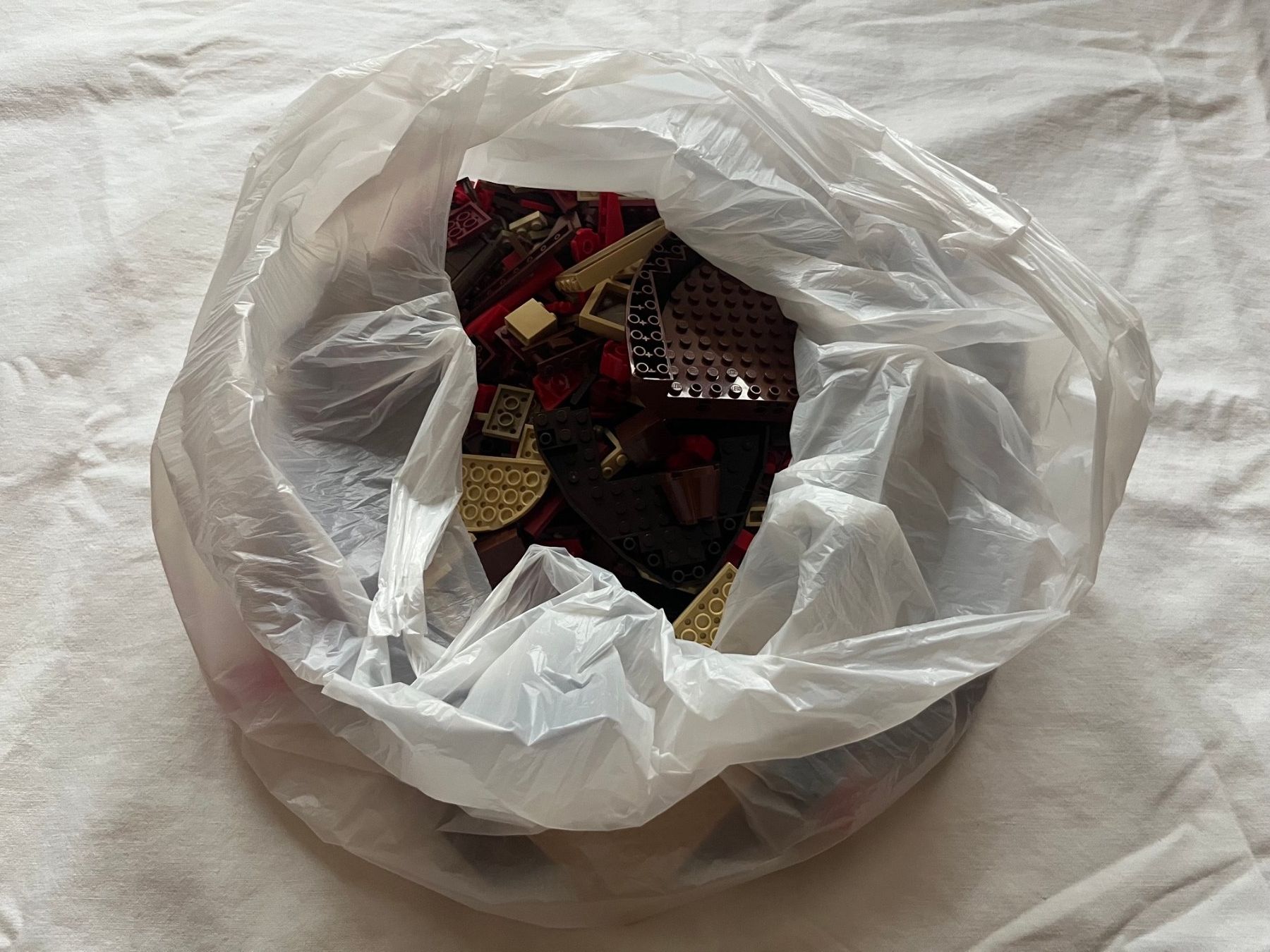 Lego Baukästen: Lego Einzelteile rot-braun-beige – Gebraucht aus Biel/Bienne von and040 4