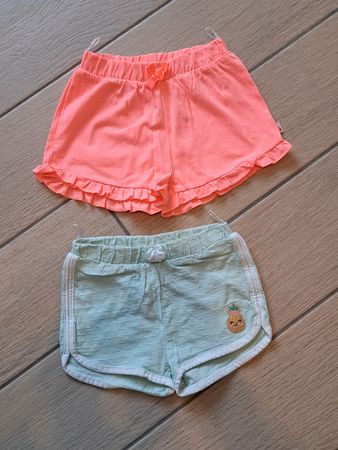 Sommerliche Shorts, Grösse 80 mit Ananas🍍
