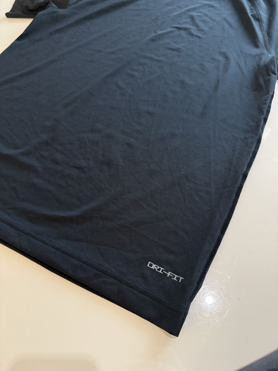 Nike Canottiere & Pantaloni: Nike Dri-Fit Shirt – Nuovo (secondo la descrizione) da Luterbach venduto da to.bey 3