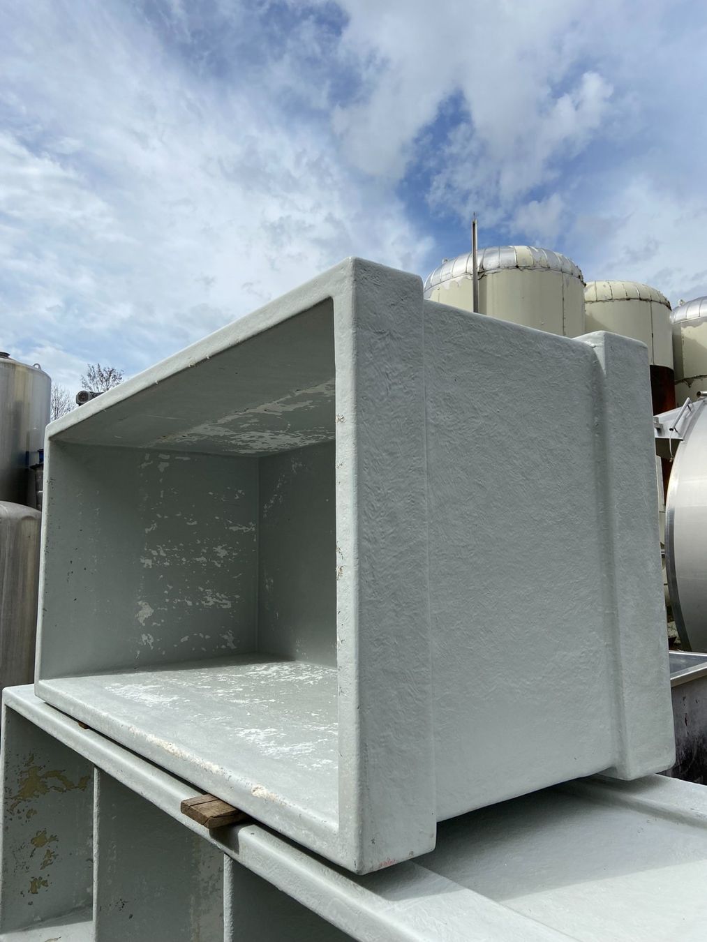 Contenitori & Simili: Kunststoffstande GFK - 2000 Liter – Usato da Appenzell venduto da OcclineGmbH 2