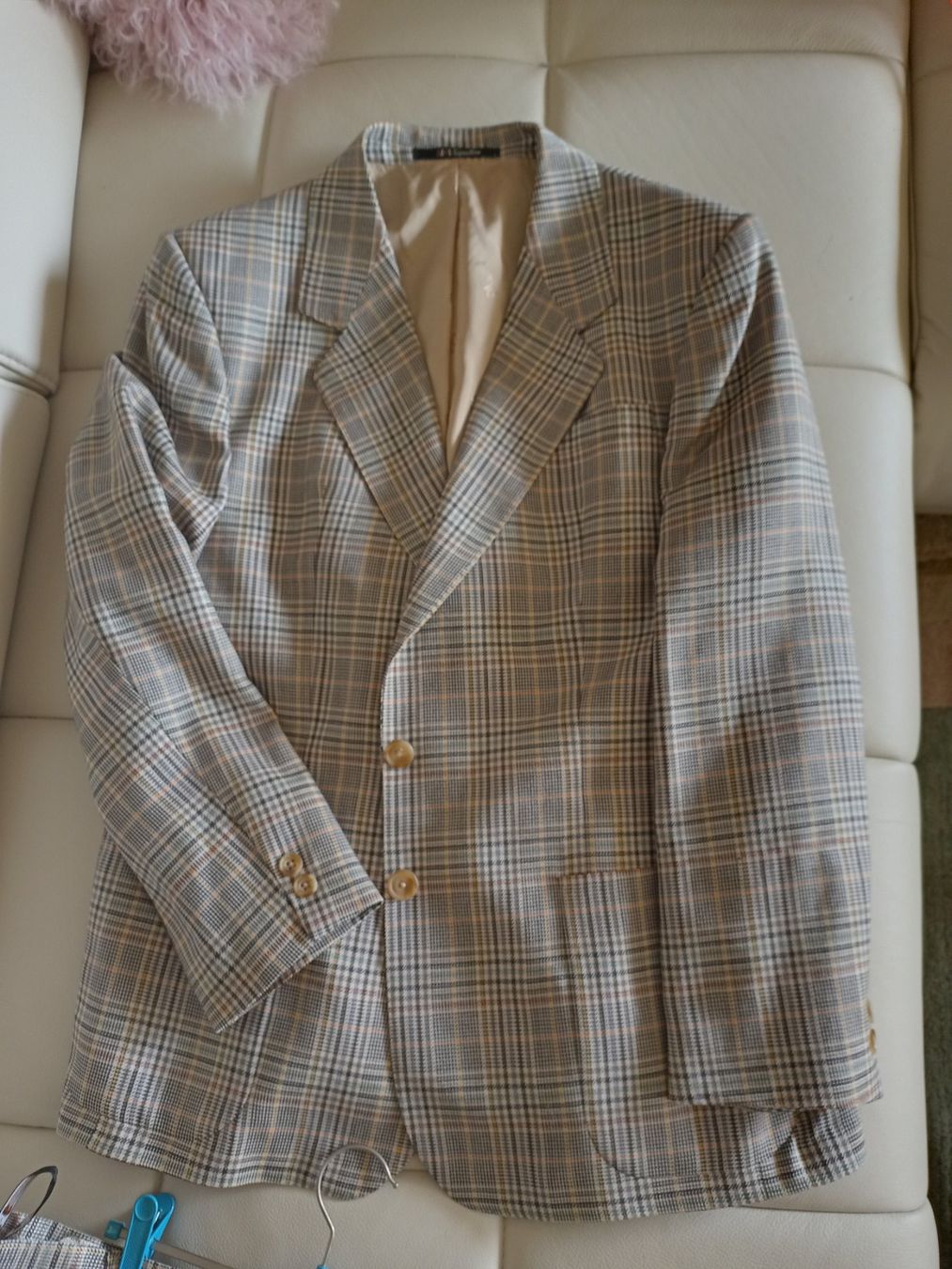 Completi & Tailleur: costume dame Daks – Usato da La Chaux-de-Fonds venduto da taniao