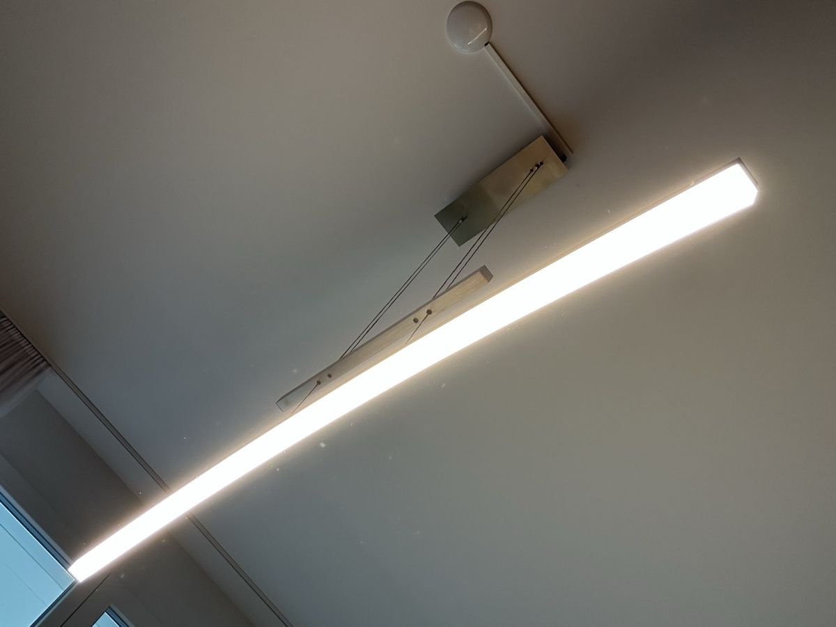 Lustres & lampes de plafonds: Moderne LED Pendellampe gebogen dimmbar – D'occasion à Sissach par MaPug 3